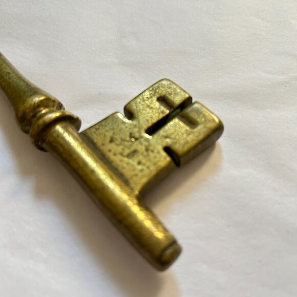 Vintage Virginia Metalcrafters Skeleton Key Paperweight Colonial Williamsburg - Picture 9 of 11